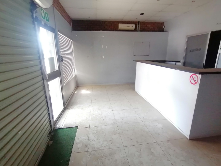To Let commercial Property for Rent in Oranjesig Free State